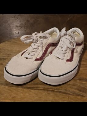 VANS Old Skool White & Bordeaux Suede/Canvas Sneakers Women’s 8.5